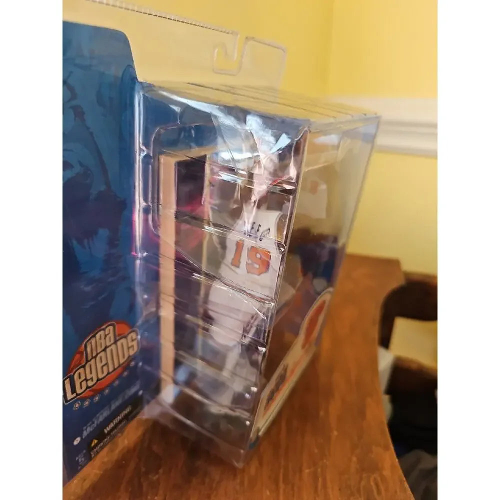 WILLIS REED McFARLANE SPORTS PICKS HARDWOOD CLASSICS NEW YORK KNICKS MISP 2005
